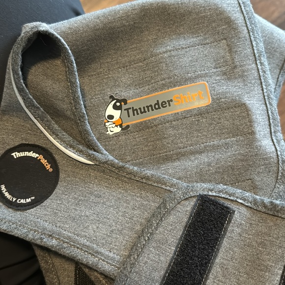 ThunderShirt Small (15-25 lbs.) NWOT - Picture 7 of 7